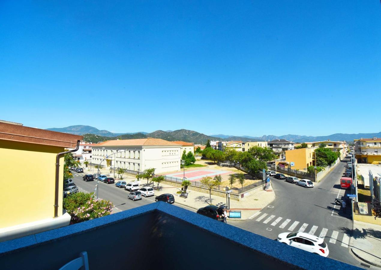 B&B Centrale ตอร์โตลี ภายนอก รูปภาพ