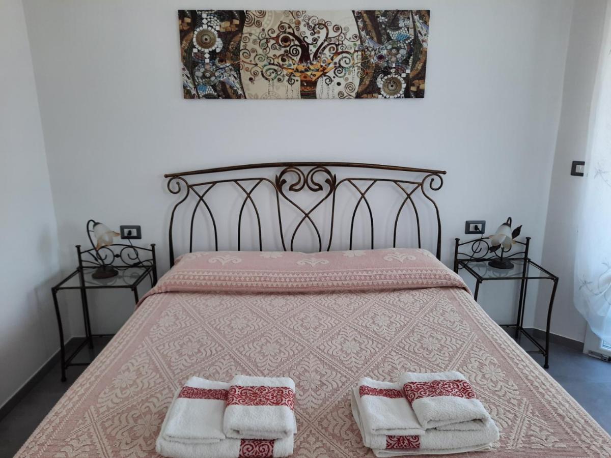 B&B Centrale ตอร์โตลี ภายนอก รูปภาพ